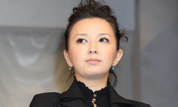 画像 高橋由美子のいぼ おでこ左 が気になる 今ではチャームポイントに ソロモンnews